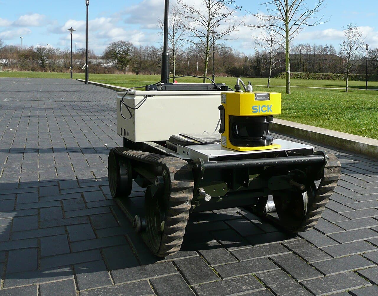 LiDAR equipped mobile robot